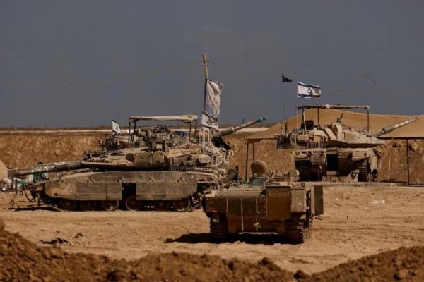 Tank-tank Israel disiagakan, dekat perbatasan dengan Gaza, di Israel, 31 Agustus 2025. REUTERS 