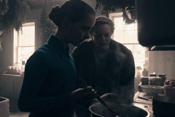The Handmaid`s Tale Season 4 Episode 2 `Nightshade` yang dibintangi Elisabeth Moss. (FOTO: HULU) 