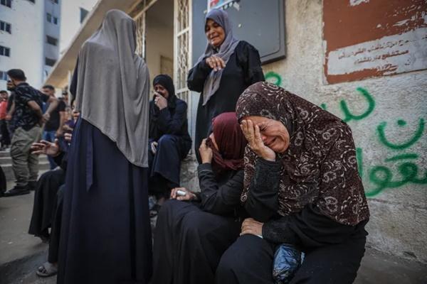 Warga Palestina berduka atas hilangnya orang-orang terkasih yang terbunuh oleh militer Israel pada 6 September 2025. (FOTO: ANADOLU) 