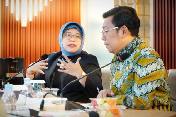 Kepala BPS Amalia Adininggar Widyasanti dan Kepala Badan Pangan Nasional/National Food Agency (NFA) Arief Praseto Adi. (foto:NFA) 