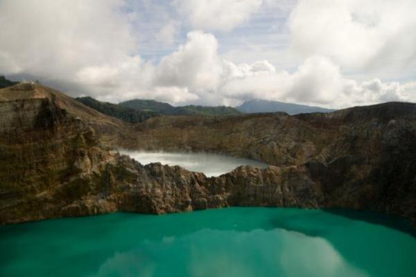 Ilustrasi - pemandangan Danau Kelimutu (Foto: Unsplash/Pierre-Yves Burgi) 