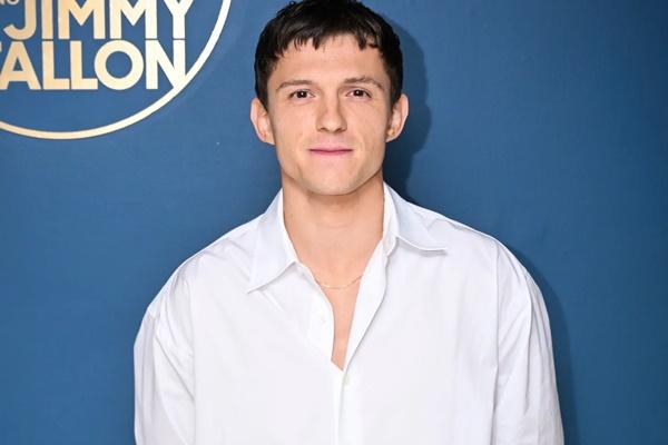 Bebas dari Alkohol Selama 3,5 Tahun, Tom Holland Merasa Punya Identitas Baru. (FOTO: GETTY IMAGE) 