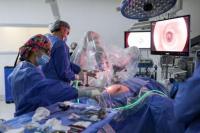 Kamera Berpemandu AI Mungkinkan Operasi Mandiri dan Otomatisasi Bedah