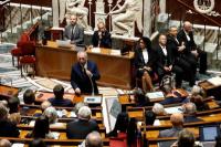 Pemerintahan Prancis Jatuh, Utangnya Lebih Besar Dibanding Yunani dan Spanyol