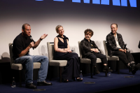 Channing Tatum Tampil Mengejutkan di Adegan Pertama Roofman bersama Peter Dinklage