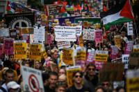 Aksi Balasan, Lebih 100 Ribu Demonstran anti-Imigrasi Unjuk Rasa di London