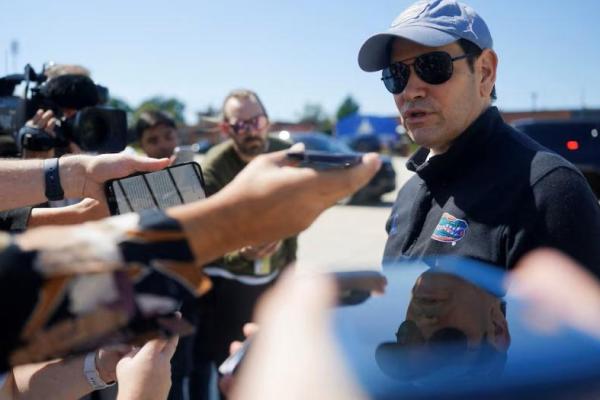Menteri Luar Negeri AS Marco Rubio berbicara kepada awak media, sebelum berangkat ke Israel di Pangkalan Gabungan Andrews, Maryland, AS, 13 September 2025. REUTERS 