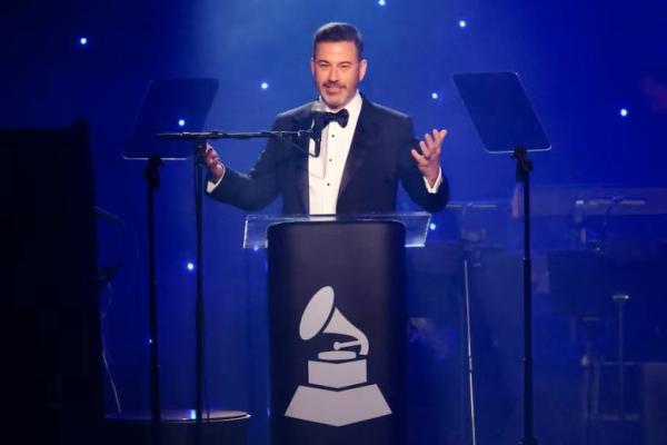 Jimmy Kimmel berpidato di gala Pra-GRAMMY, yang diselenggarakan oleh Recording Academy dan Clive Davis, di Beverly Hills, California, AS, 1 Februari 2025. REUTERS 