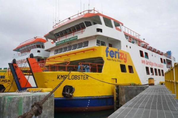 KMP Lobster melayani lintasan Dobo-Marlasi, Tual, Maluku. Foto: asdp/katakini 