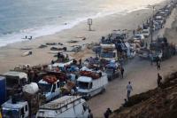 Israel Terus Serang Gaza, Warga Palestina Mengungsi karena Panik