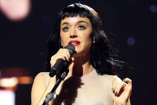 Katy Perry tampil di panggung selama Katy Perry The Lifetimes Tour 2025. (FOTO: GETTY IMAGE) 