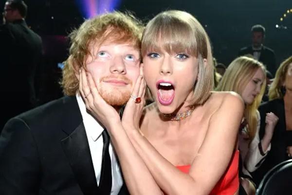 Apakah Ed Sheeran akan Bernyanyi di Pernikahan Taylor Swift dan Travis Kelce?. (FOTO: WIRE IMAGE) 