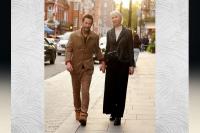 Pacar Keanu Reeves Unggah Foto Mesra Usai Penggemar Beri Ucapan Selamat Pernikahan 