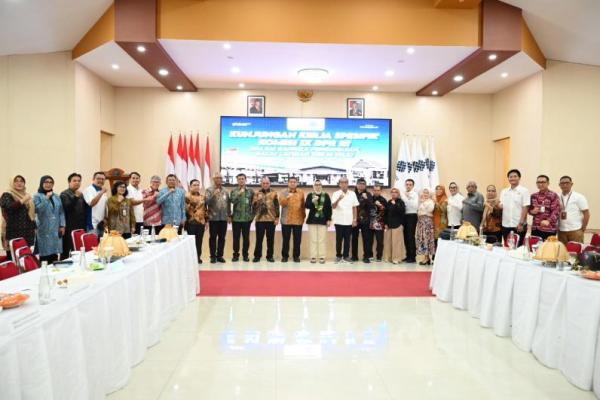 Anggota Komisi IX DPR RI Gamal Albinsaid  saat mengikuti Kunjungan Kerja Spesifik Komisi IX DPR RI ke Balai Besar Pelatihan Vokasi dan Produktivitas (BBPVP) Makassar, Sulawesi Selatan, Kamis (Foto: DPR) 