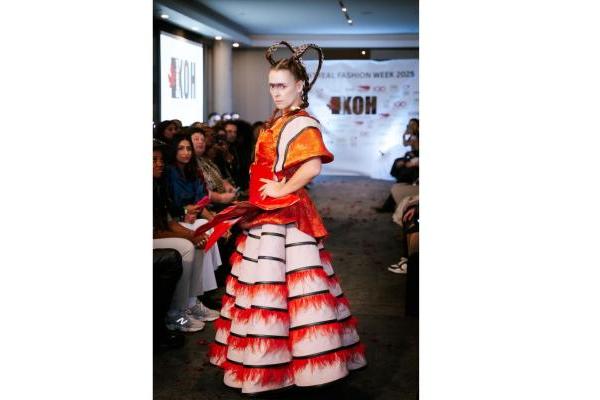 Koleksi rancangan busana Juan Iskandar dalam ajang Montreal Fashion Week, Kanada (Foto: Ist) 