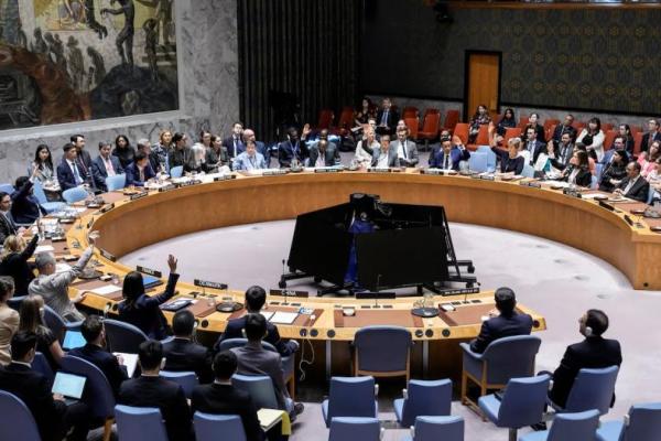 Anggota DK PBB memberikan suara menentang resolusi Rusia dan Tiongkok untuk menunda penerapan kembali sanksi terhadap Iran selama enam bulan dalam Sidang Umum PBB ke-80 di New York City, AS, 26 September 2025. REUTERS 