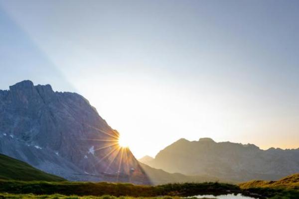 Ilustrasi kalimat yang diucapkan para penghuni surga (Foto: Unsplash/Damian Markutt) 
