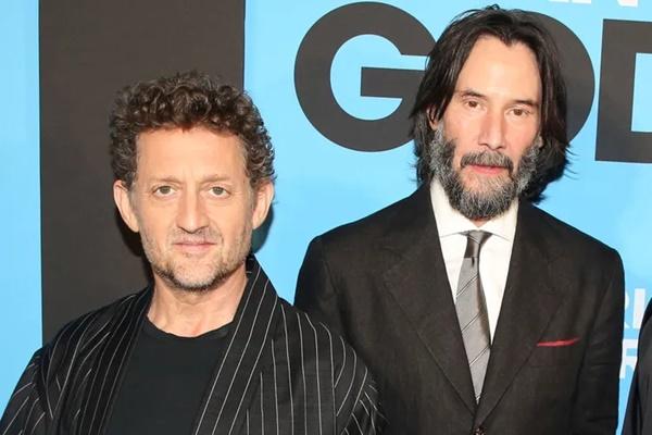 Alex Winter dan Keanu Reeves pada pembukaan `Waiting for Godot` di Broadway pada 28 September 2025 di New York City. (FOTO: WIREIMAGE) 