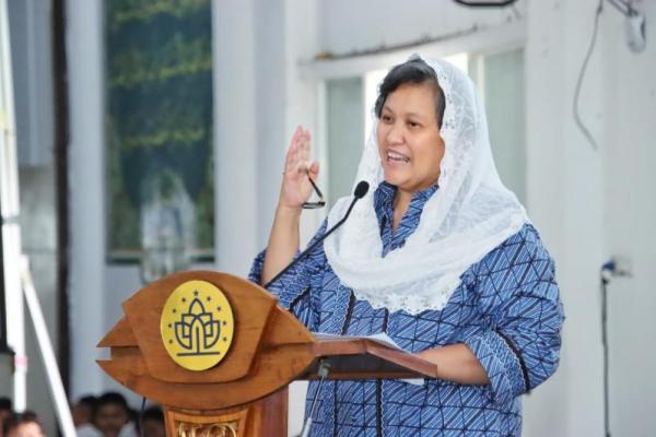 Wakil Ketua MPR RI Lestari Moerdijat saat memberi sambutan pada acara Temu Muda Inspiratif di Pondok Pesantren Amanatul Ummah, Mojokerto, Jawa Timur, Selasa (Foto: Humas MPR) 