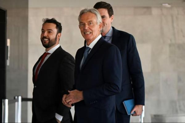 Mantan Perdana Menteri Inggris, Tony Blair, tiba untuk bertemu dengan Presiden Brasil, Luiz Inacio Lula da Silva di Istana Planalto di Brasilia, Brasil, 22 Juli 2024. REUTERS 