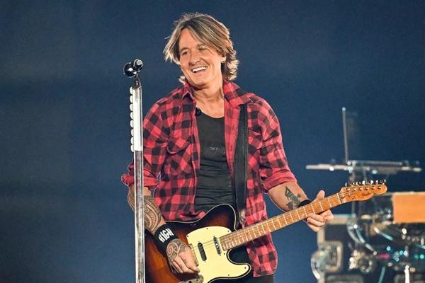 Keith Urban tampil di Las Vegas pada bulan September 2024. (FOTO: WIREIMAGE) 