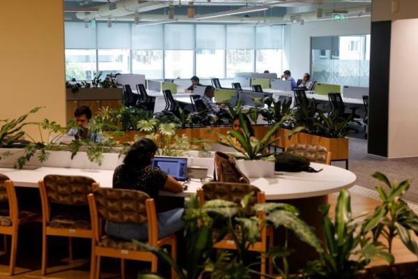 Karyawan eksportir layanan TI India, LTIMindtree, bekerja di dalam kantornya di Bengaluru, India, 24 September 2025. REUTERS 