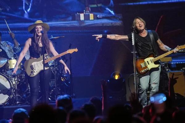 Siapakah Maggie Baugh? Gitaris yang Terlibat dalam Perceraian Keith Urban dan Nicole Kidman. (FOTO: BILLBOARD) 