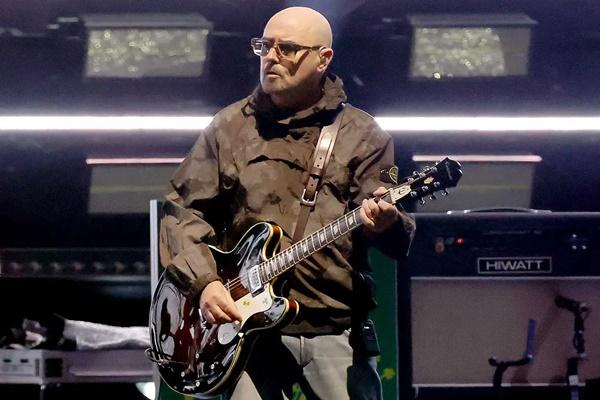 Paul Arthurs tampil bersama Oasis pada tahun 2025. (FOTO: GETTY IMAGE) 