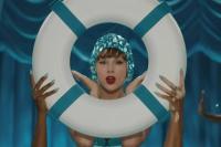 Taylor Swift dalam video musik The Fate of Ophelia. (FOTO: YOUTUBE/TAYLOR SWIFT)