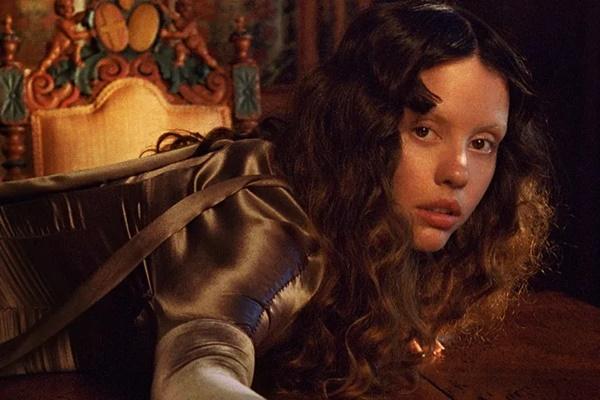 Jadi Ibu, Aktris Frankenstein Mia Goth Sangat Selektif Memilih Peran Film. (FOTO: ERICA SNYDER) 