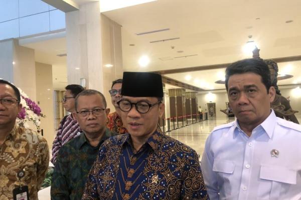 Menteri Desa dan Pembangunan Daerah Tertinggal (Mendes PDT) Yandri Susanto usai audiensi dengan Mahkamah Agung pada Kamis (9/10/2025) (Foto: Habib/Katakini.com) 