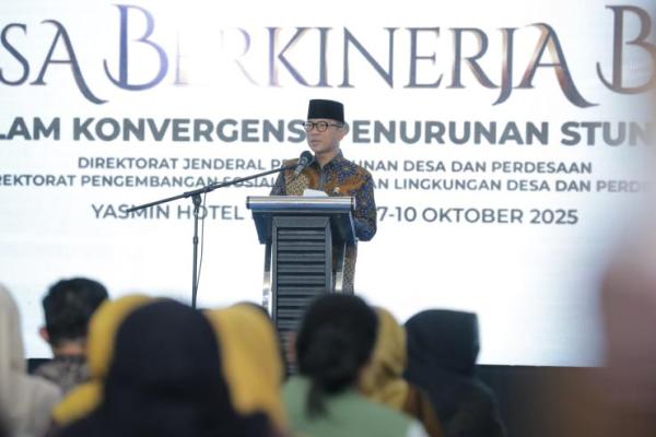 Mendes PDT Yandri Susanto saat membuka agenda Workshop Evaluasi Kinerja KPM dan Penganugerahan Desa Berkinerja Baik dalam Konvergensi Penurunan Stunting, di Hotel Yasmin Karawaci, Kabupaten Tangerang, Banten (Foto: Humas Kemendes PDT) 