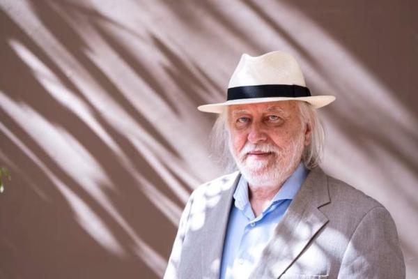 "Master of the Apocalypse" Hungaria Menangkan Hadiah Nobel Sastra 2025