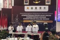 Menko PM Teken Kesepakatan dengan Menag-Menteri PU Soal Pesantren