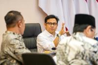 Menko PM Abdul Muhaimin Iskandar saat Rapat Tingkat Menteri Tindak Lanjut Arahan Presiden di Kantor Kemenko PM, Jakarta (Foto: Kemenko PM)