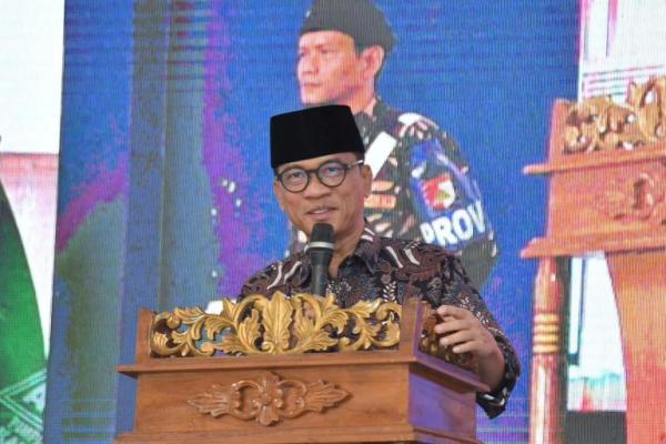 Menteri Desa dan Pembangunan Daerah Tertinggal (Mendes PDT) Yandri Susanto saat menghadiri Inaugurasi Pengurus Cabang (PC) Gerakan Pemuda Ansor Kabupaten Serang di Aula Pondok Pesantren Bai Mahdi Sholeh Ma`mun (Foto: Humas Kemendes PDT) 