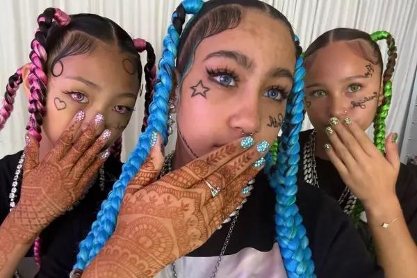 North West Putri Kim Kardashian Pamer Tato dan Tindikan di Wajahnya. (FOTO: TIKTOK) 