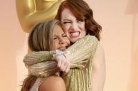 Emma Stone Dapat Izin dari Jennifer Aniston untuk Adegan Liar di Bugonia