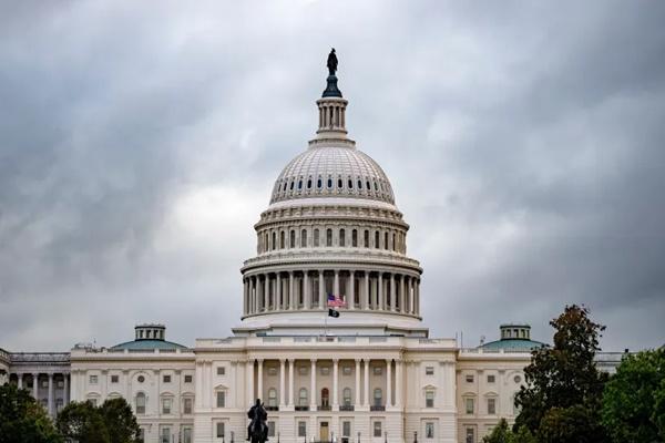 Virginia adalah negara bagian pertama yang mengeluarkan deklarasi darurat karena penutupan pemerintah AS mengancam akan mempengaruhi tunjangan federal. (FOTO: AP) 