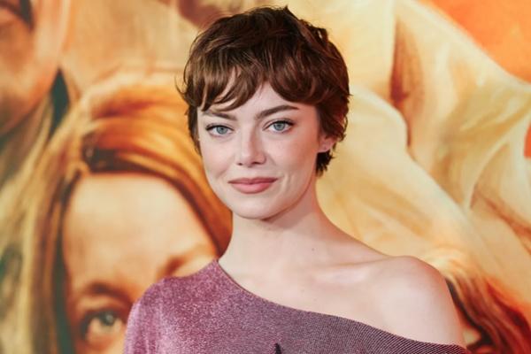 Emma Stone Ungkap Selebriti yang Menurutnya Diam-diam adalah Alien. (FOTO: FILMMAGIC) 