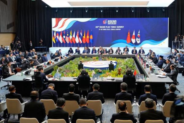 Para pemimpin menghadiri KTT ASEAN Plus Three ke-28 di Kuala Lumpur, Malaysia, Senin, 27 Oktober 2025. Foto via REUTERS 
