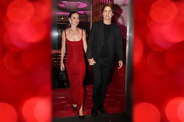 Katy Perry (kiri) dan Justin Trudeau (kanan) tampil perdana di depan publik di Paris pada 25 Oktober 2025. (FOTO: BACKGRID) 