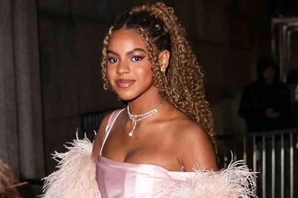 Blue Ivy Carter pada 27 Oktober 2025. (FOTO: BACKGRID) 