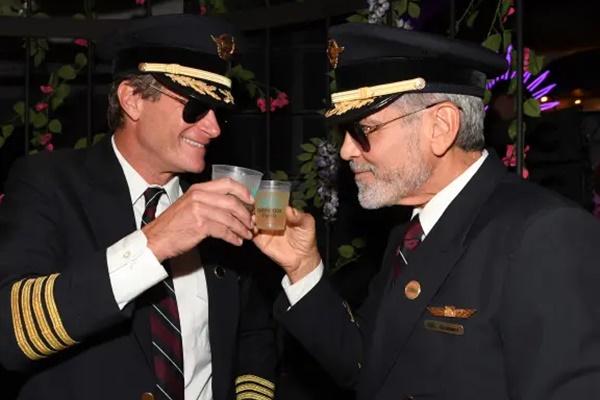 George Clooney dan Rande Gerber Luncurkan Bir Non-Alkohol. (FOTO: GETTY IMAGE)