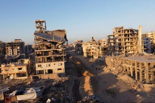 Pemandangan drone menunjukkan kerusakan di permukiman, setelah penarikan pasukan Israel dari daerah tersebut, di Kota Gaza. REUTERS 