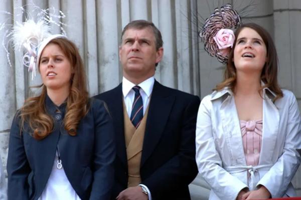 Putri Beatrice dan Eugenie Diam-diam Tinggalkan Inggris Setelah Gelar Pangeran Andrew Dicabut. (FOTO: WIRE IMAGE) 