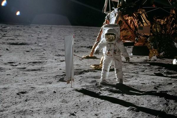 Pendaratan di bulan bulan Juli 1969. (FOTO: GETTY IMAGE) 