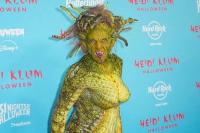 Heidi Klum Pamer Kostum Halloween 2025 yang Menyeramkan