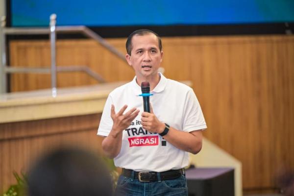 Menteri Transmigrasi (Mentrans) M.Iftitah Sulaiman saat mengisi kuliah umum di Universitas Diponegoro (Foto: Humas Kementrans) 