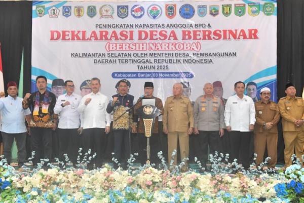 Mendes PDT Yandri Susanto saat Deklarasi Desa Bersinar (Bersih Narkoba) (Foto: Humas Kemendes PDT) 